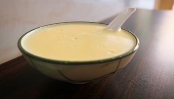 طريقة عمل صوص الشوكولاتة البيضاء