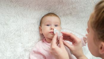 طرق التخلص من احتقان الأنف عند الرضع