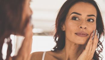 تمارين سهلة لوجه خالي من التجاعيد