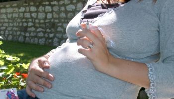 أضرار التدخين للحامل والجنين