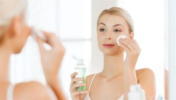 التونر وفوائده على البشرة