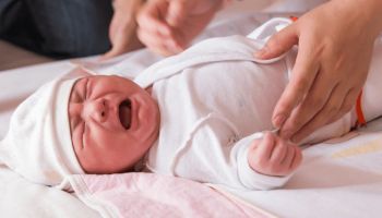 الحركات اللاإرادية عند الرضع